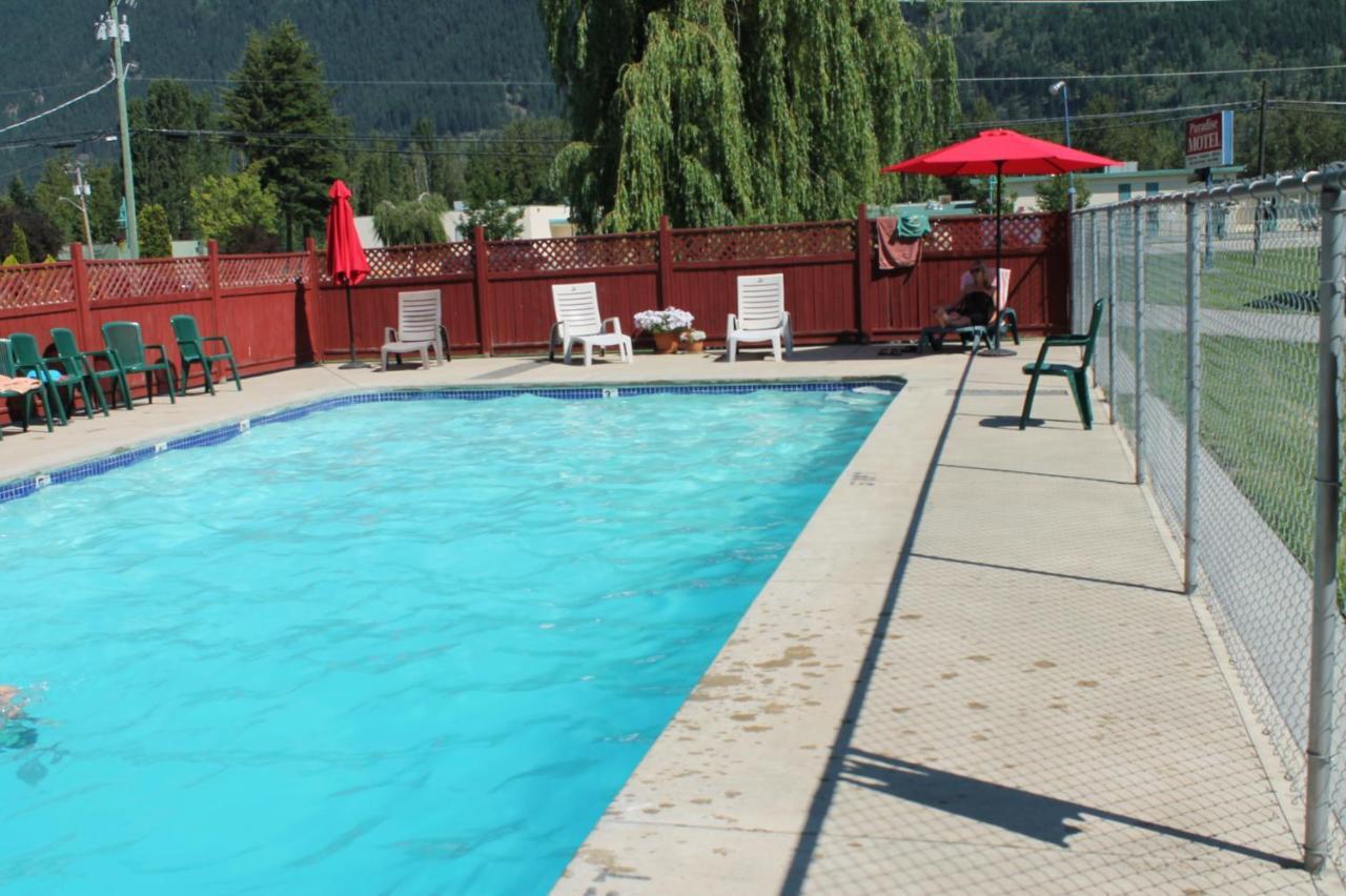 Paradise Motel Sicamous Exterior photo